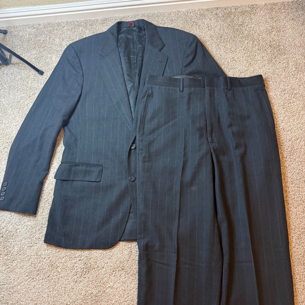 Jos. A. Bank Suit Mens Charcoal Grey Pinstripe Executive Collection 2 piece